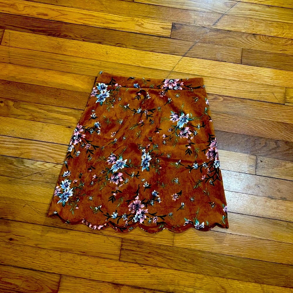Brown skirt flower pattern